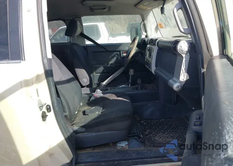 2008 Toyota Fj Cruiser z USA, uszkodzony, nr VIN JTEBU11F38K002777